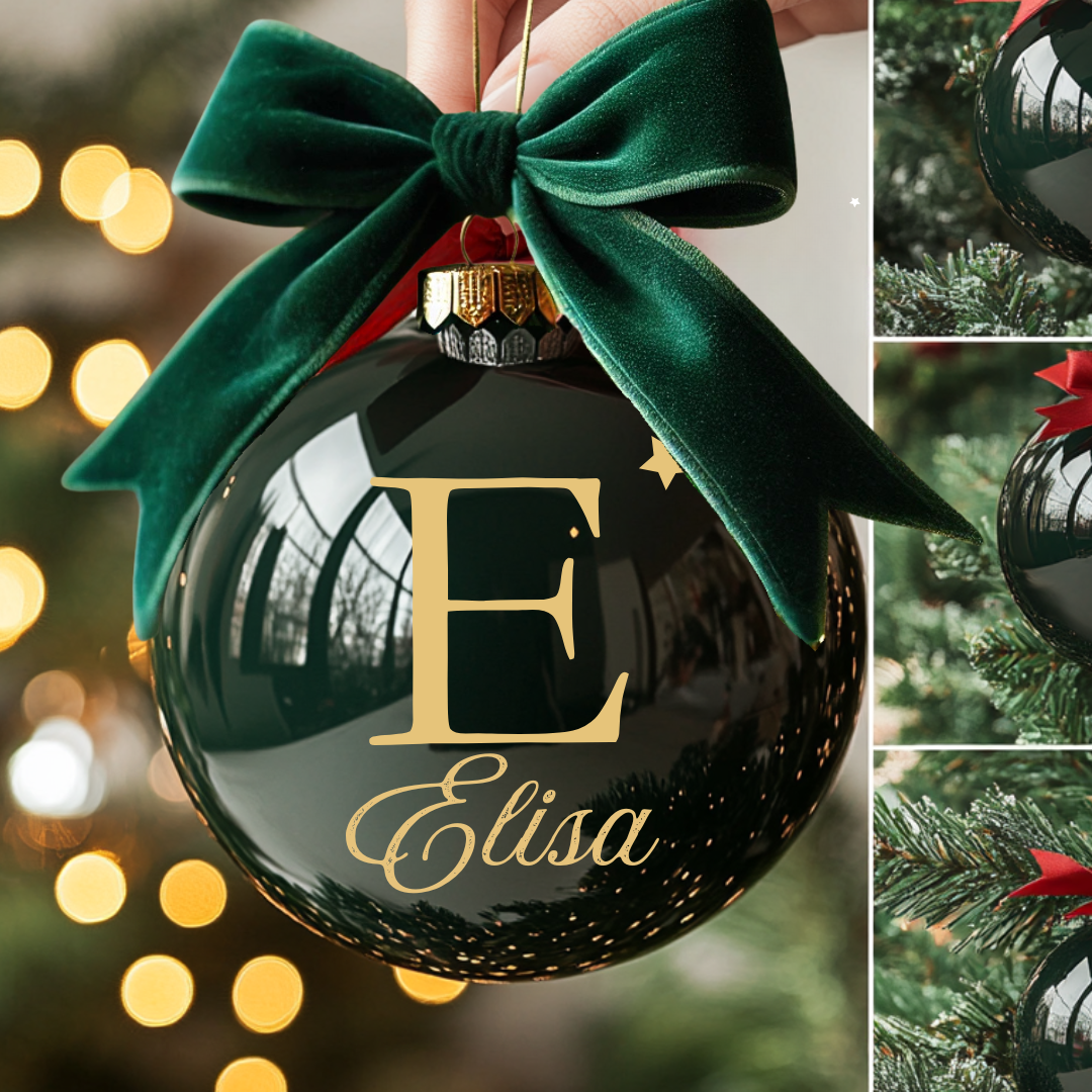 Pallina di Natale in vetro Verde Personalizzata con Fiocco Verde in Velluto e Lettera Iniziale 8 cm