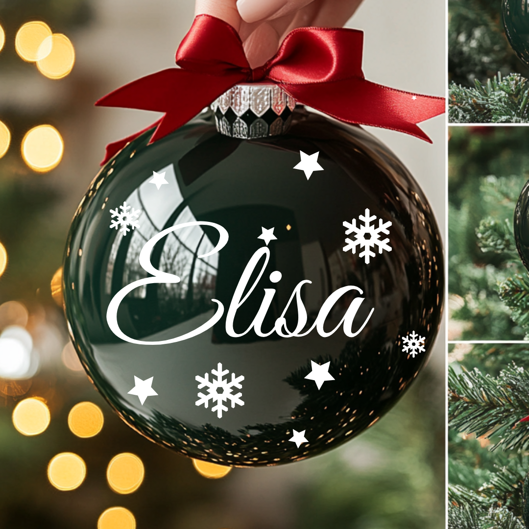 Pallina di Natale in vetro Verde Personalizzata con Fiocco Rosso, Scritta Bianca e Fiocchi di Neve 8 cm