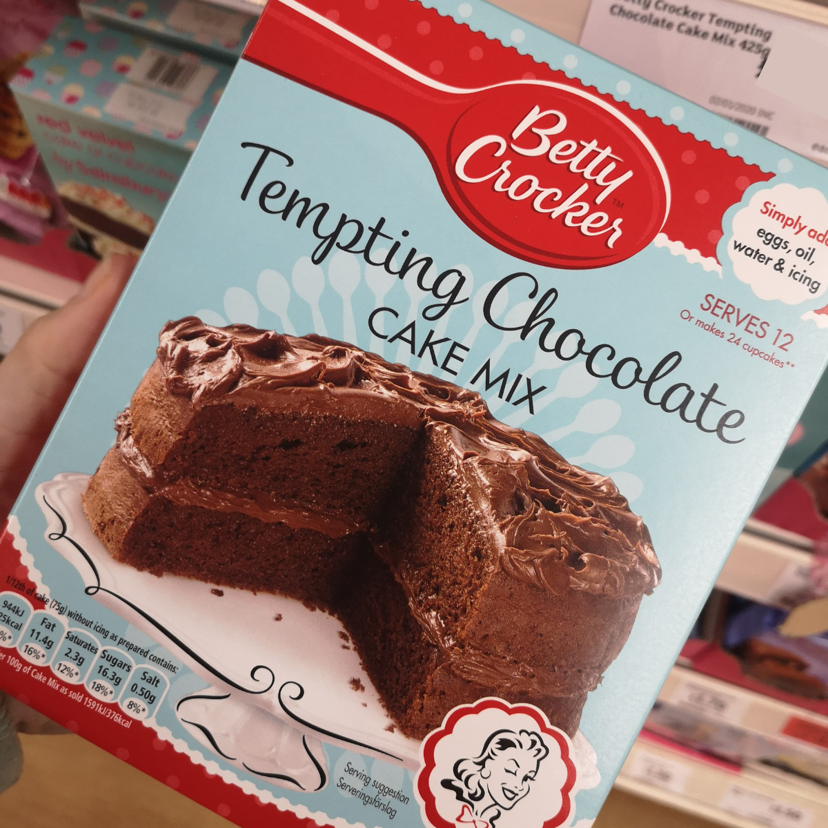 Calories in Betty Crocker Chocolate Fudge Super Moist Cake Mix and  Nutrition Facts